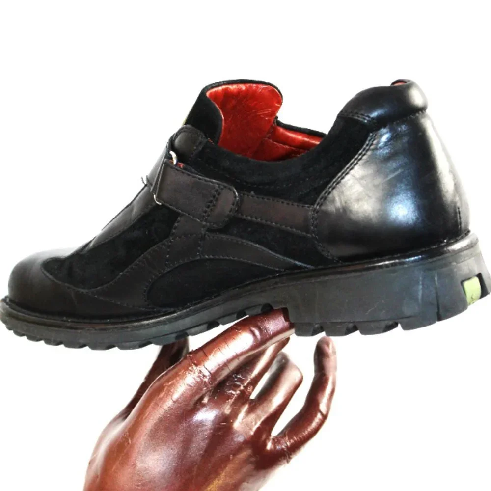 Donald Pliner Sports Black Leather Low Profile Chunky Lug Sole Hiker, Sze 8.5
